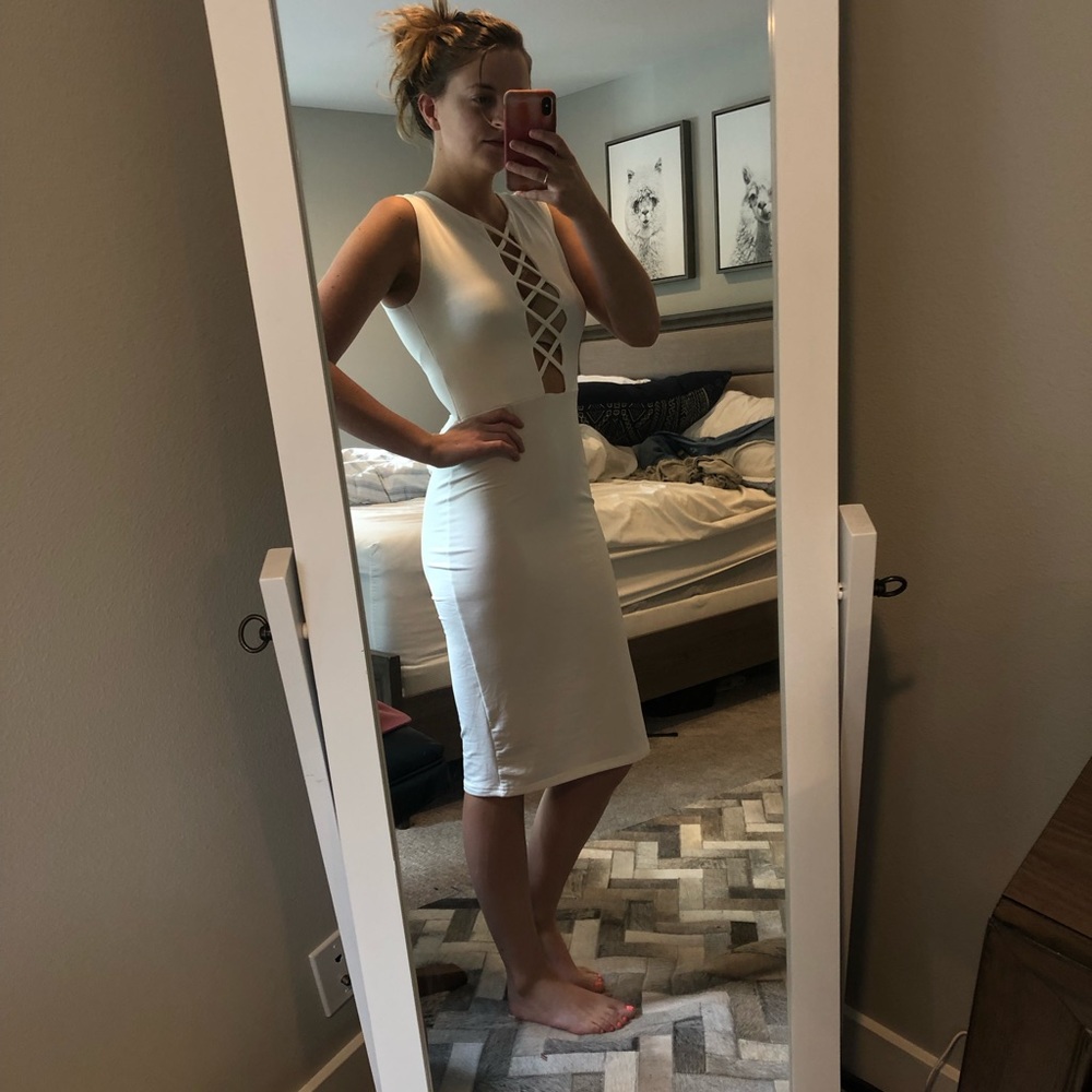 White bodycon dress